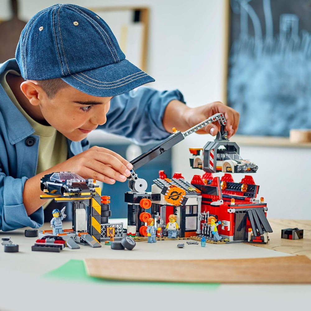 LEGO Sfasciacarrozze con auto 60472