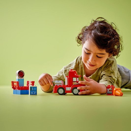 LEGO Mack al circuito 10417